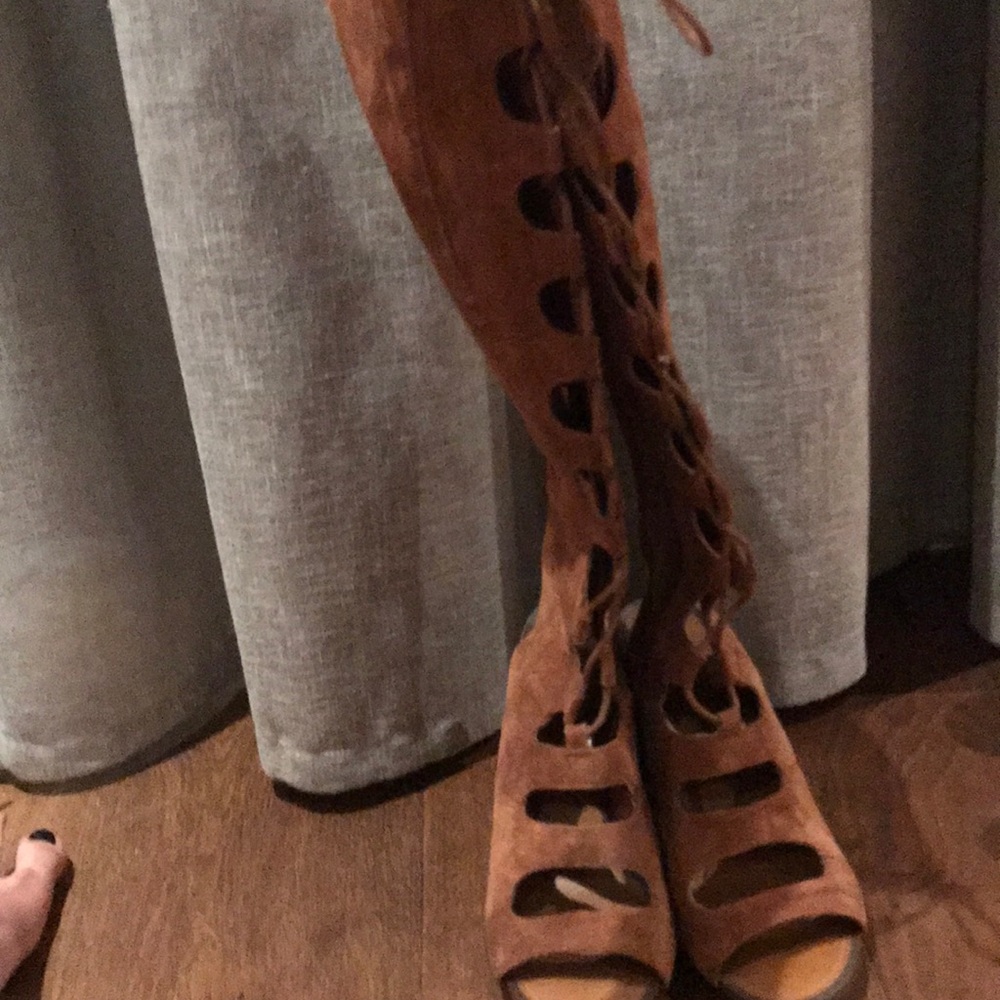 Almost new high knee greek sandals
